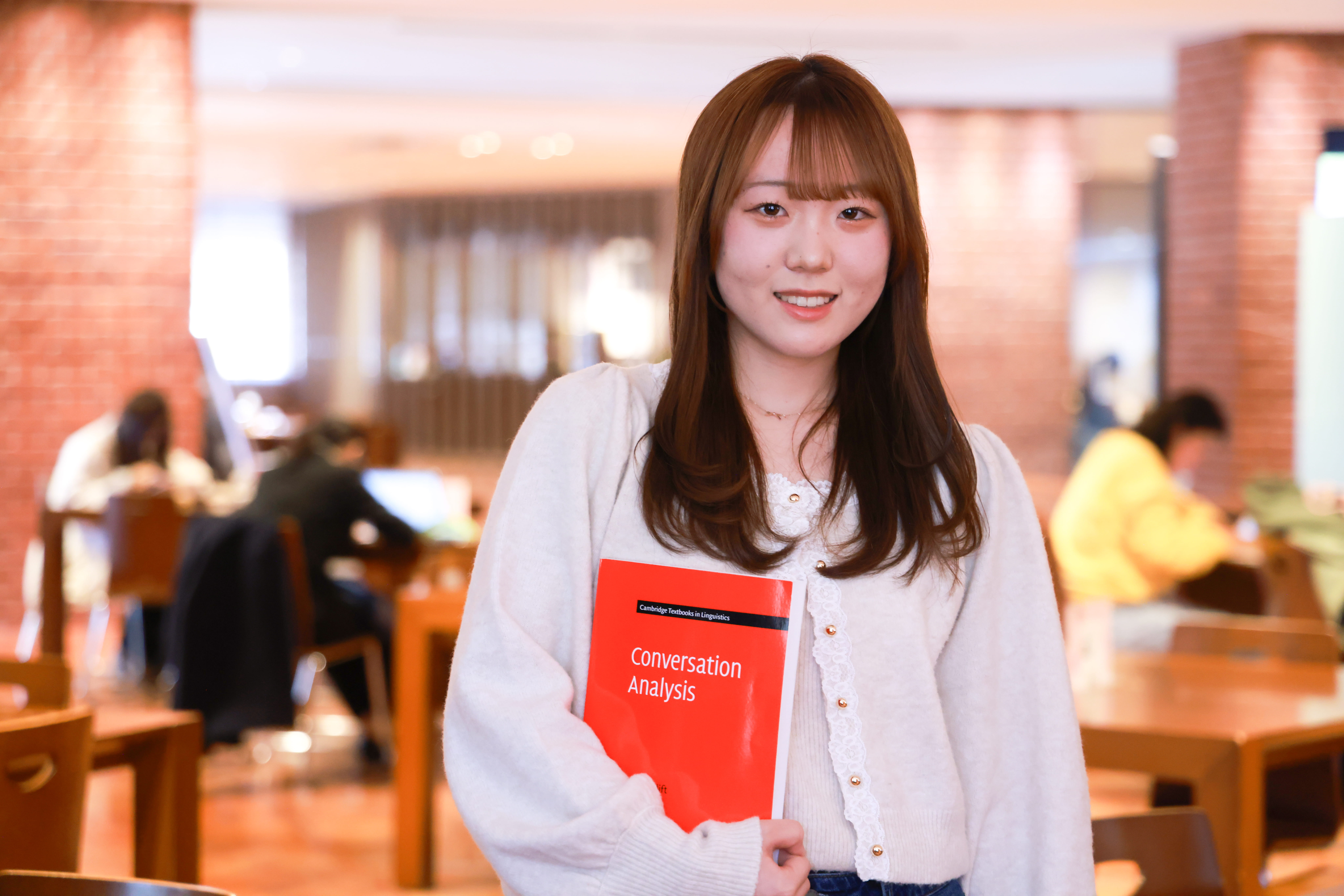 1回生の授業を通して興味を持った、19世紀・20世紀のイギリスの小説・詩を研究したいと思っています。